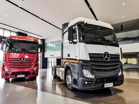 国产奔驰卡车试驾视频,驾驭未来，感受国产重卡新风采